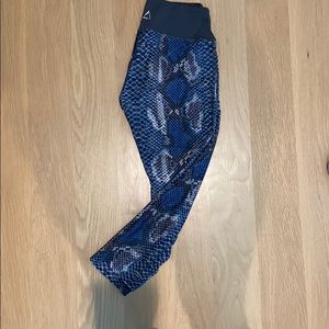 Prism sport blue/gray snakeskin legging